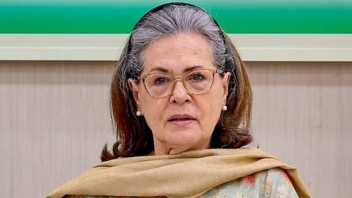 Sonia Gandhi Admitted to Hospital in Delhi Amidst Growing Health Concerns: Live Report